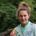 Melly, die Kickerin